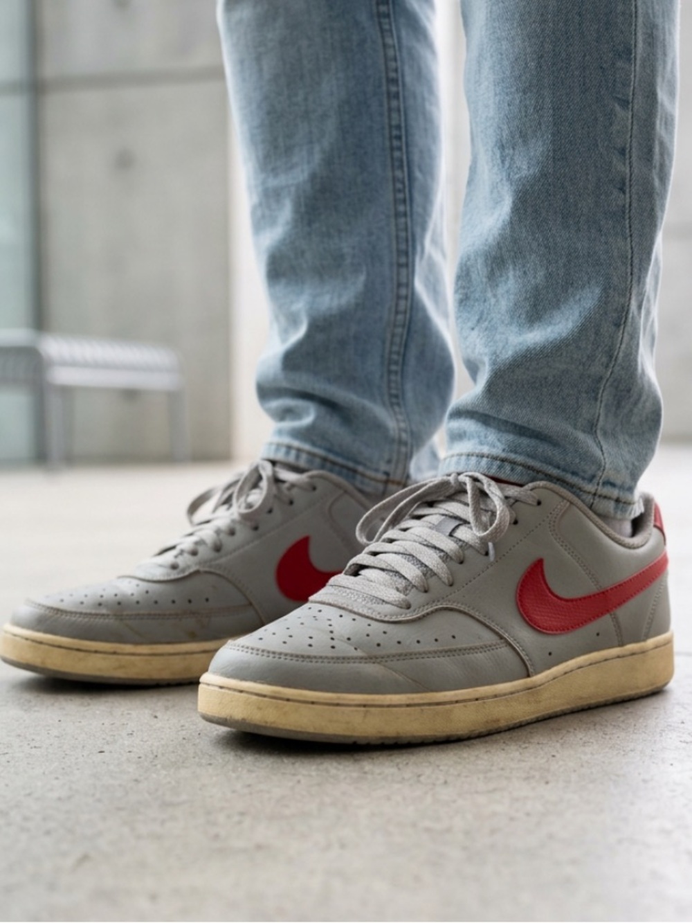 Nike Court Vision Low DH2987-004 Men’s Size 8.t Grey/ White / Red Sneakers